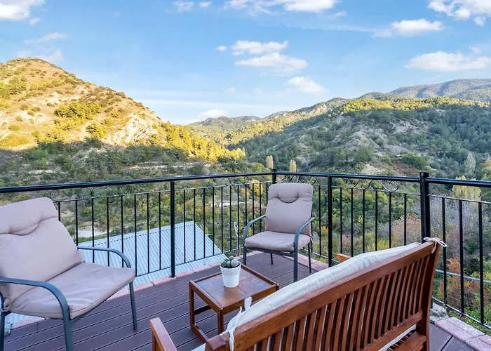 House Eufrosyne * Moutoullas